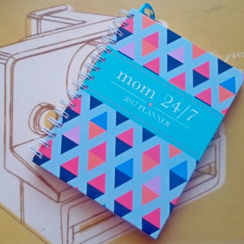 Plan a Great New Year with Mom 24/7 Planner 2017